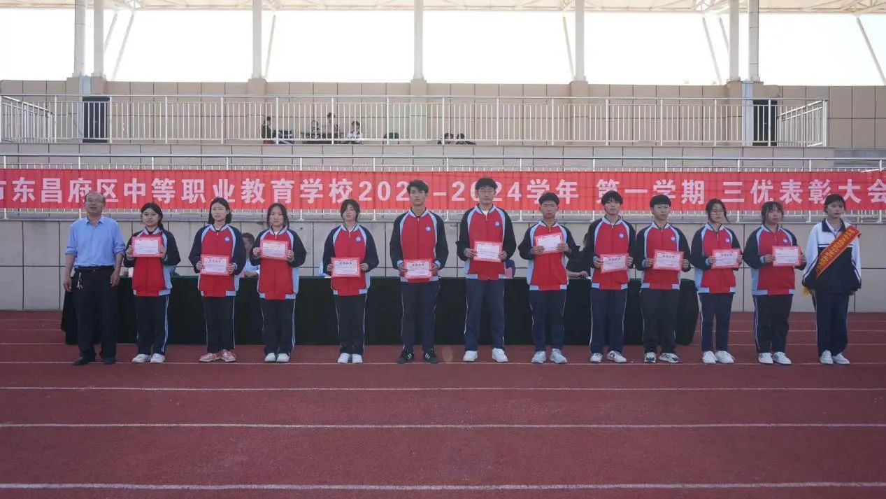 bd41e72969b045c3369a98cd79dc343f.jpg